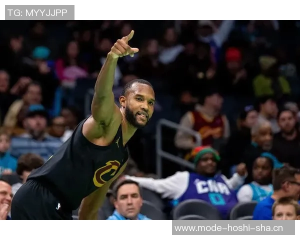 小莫布里首秀表现亮眼18分钟内贡献12分6板2助助力球队胜利 小莫布里首秀表现亮眼18分钟内贡献12分6板2助助力球队胜利