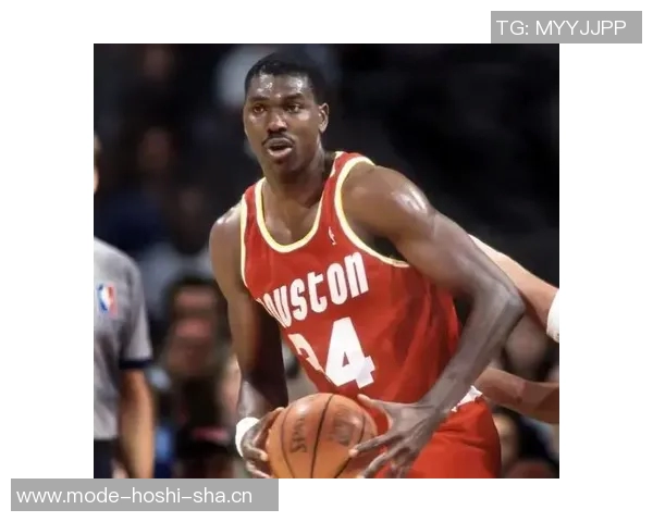 奥拉朱旺称赞文班独特投篮技巧难以防守旋转多样性令人惊叹 奥拉朱旺称赞文班独特投篮技巧难以防守旋转多样性令人惊叹