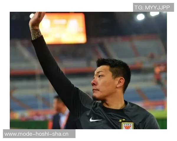 王大雷36岁庆祝里程碑荣获两件中国顶级联赛出场数纪念球衣 王大雷36岁庆祝里程碑荣获两件中国顶级联赛出场数纪念球衣