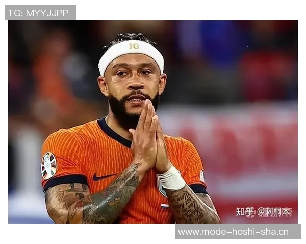 德佩替补席开怀大笑心态超好即便科林蒂安0-1落后依然乐观面对比赛 德佩替补席开怀大笑心态超好即便科林蒂安0-1落后依然乐观面对比赛