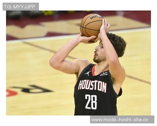 埃奇库姆表现平平24分钟内8投仅4中收获12分4篮板