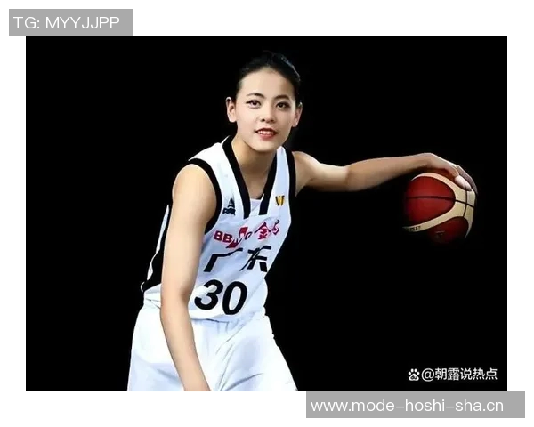 杨舒予分享中秋快乐照片展现独特稀缺库存的乱七八糟魅力