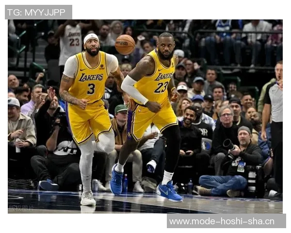 詹姆斯回忆与戴维斯的冠军之路感慨对独行侠的情感对决